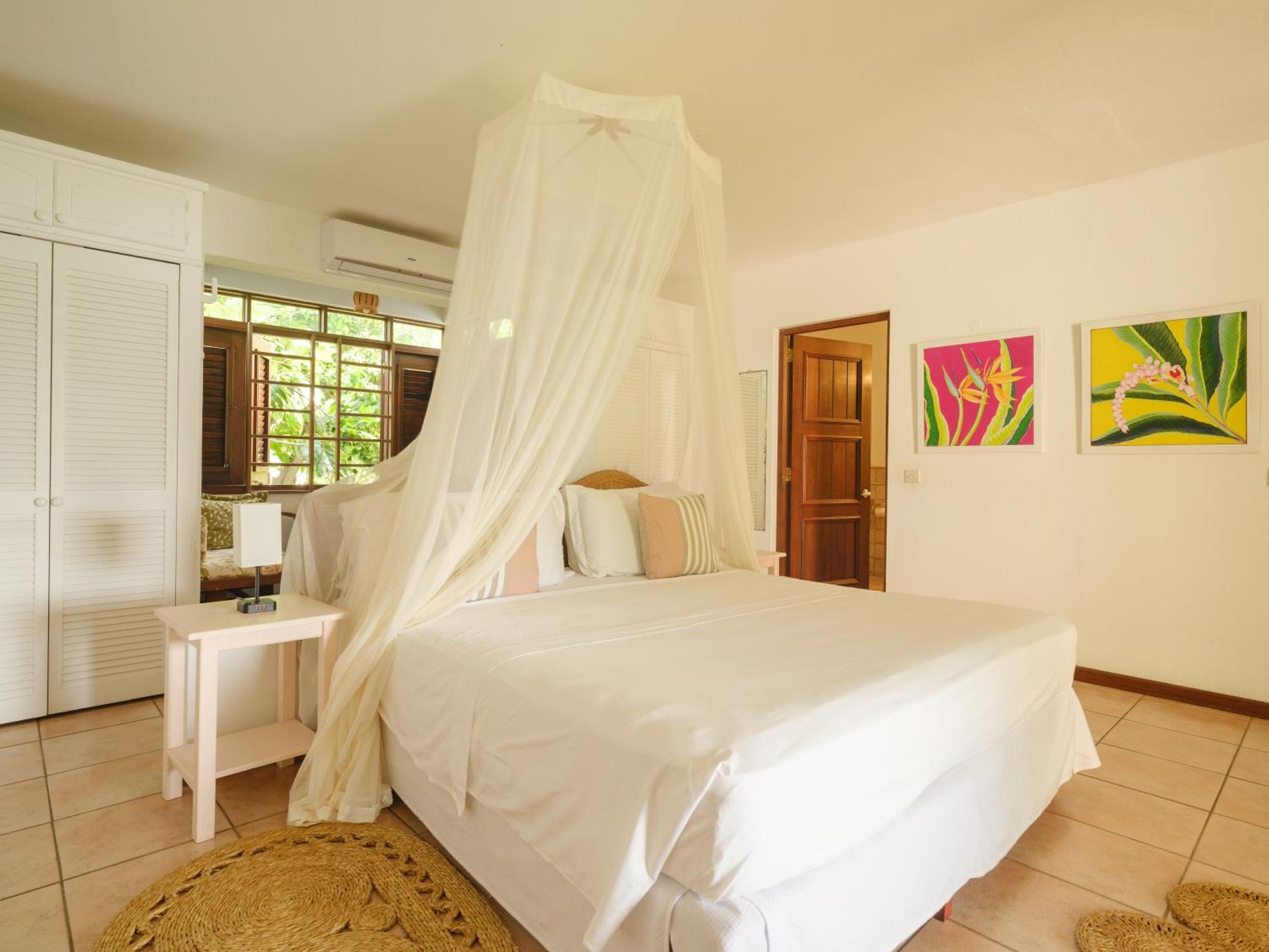 Gingerbread Suites Port Elizabeth Room photo